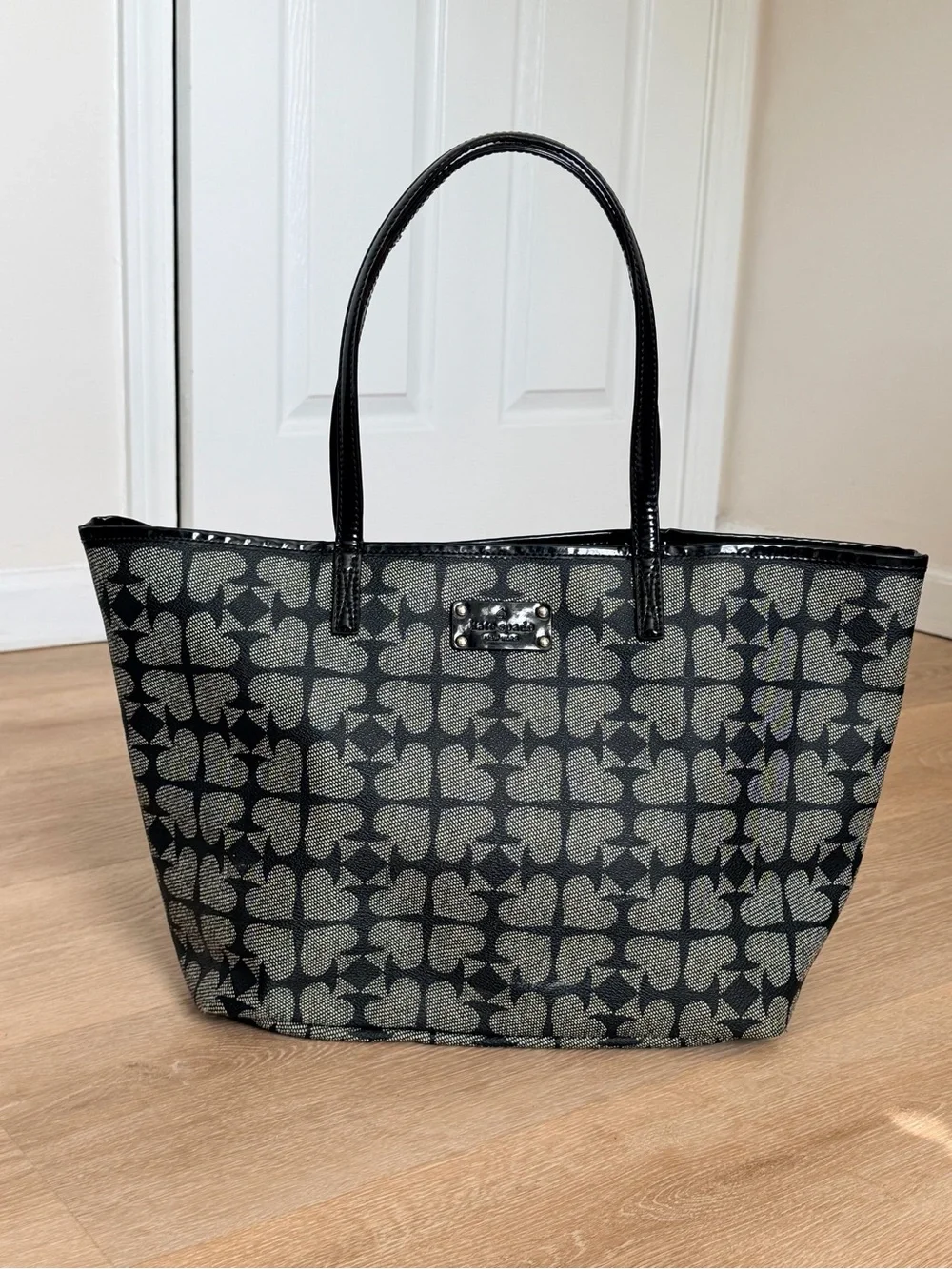 Kate Spade New York Ace of Spades Harmony Tote Black Spade Print Large Beach Bag